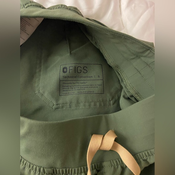 Figs High Waisted Livingston Basic Scrub Pants, Size Small - Picture 2 of 5